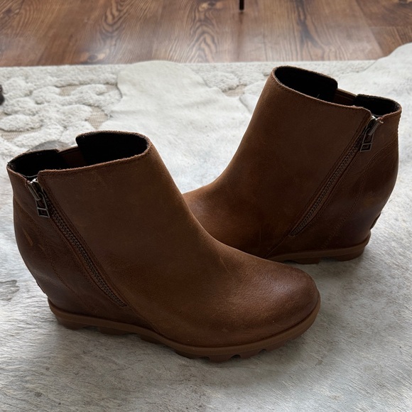 Sorel Joan of Arctic Brown Leather Ankle Boots - Picture 7 of 9